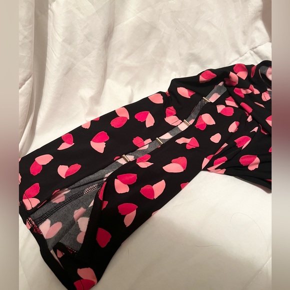 Michael Kors, woman’s shirt , red heart pattern open sleeves in small. NWT - Picture 2 of 3